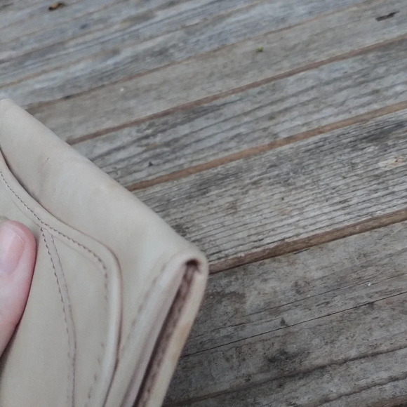 Fossil Leather Wallet - Picture 6 of 13